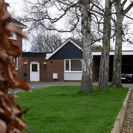 Contemporary New Build With Parking & Garden In Central Location Hereford Exterior photo