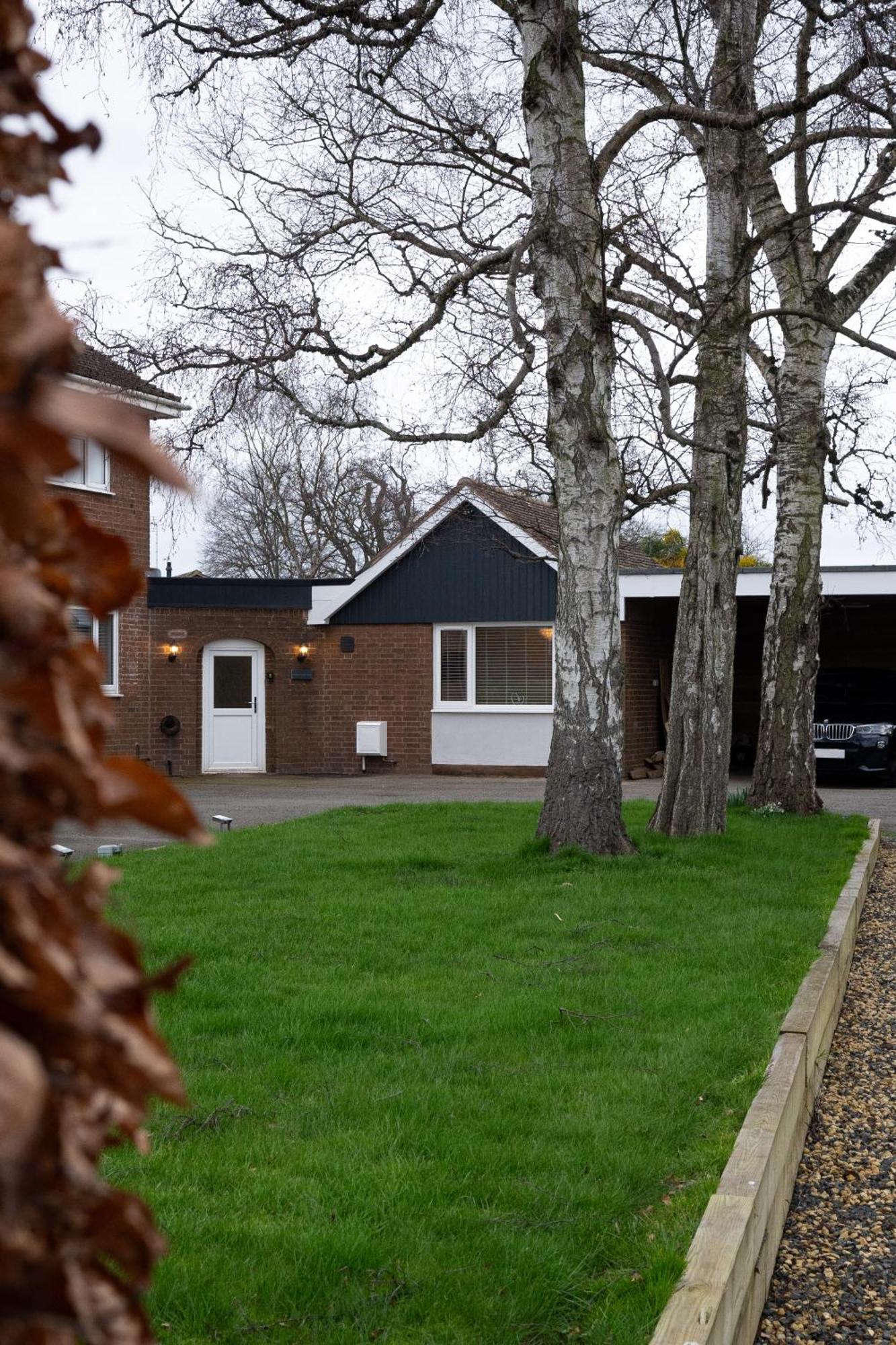 Contemporary New Build With Parking & Garden In Location Hereford