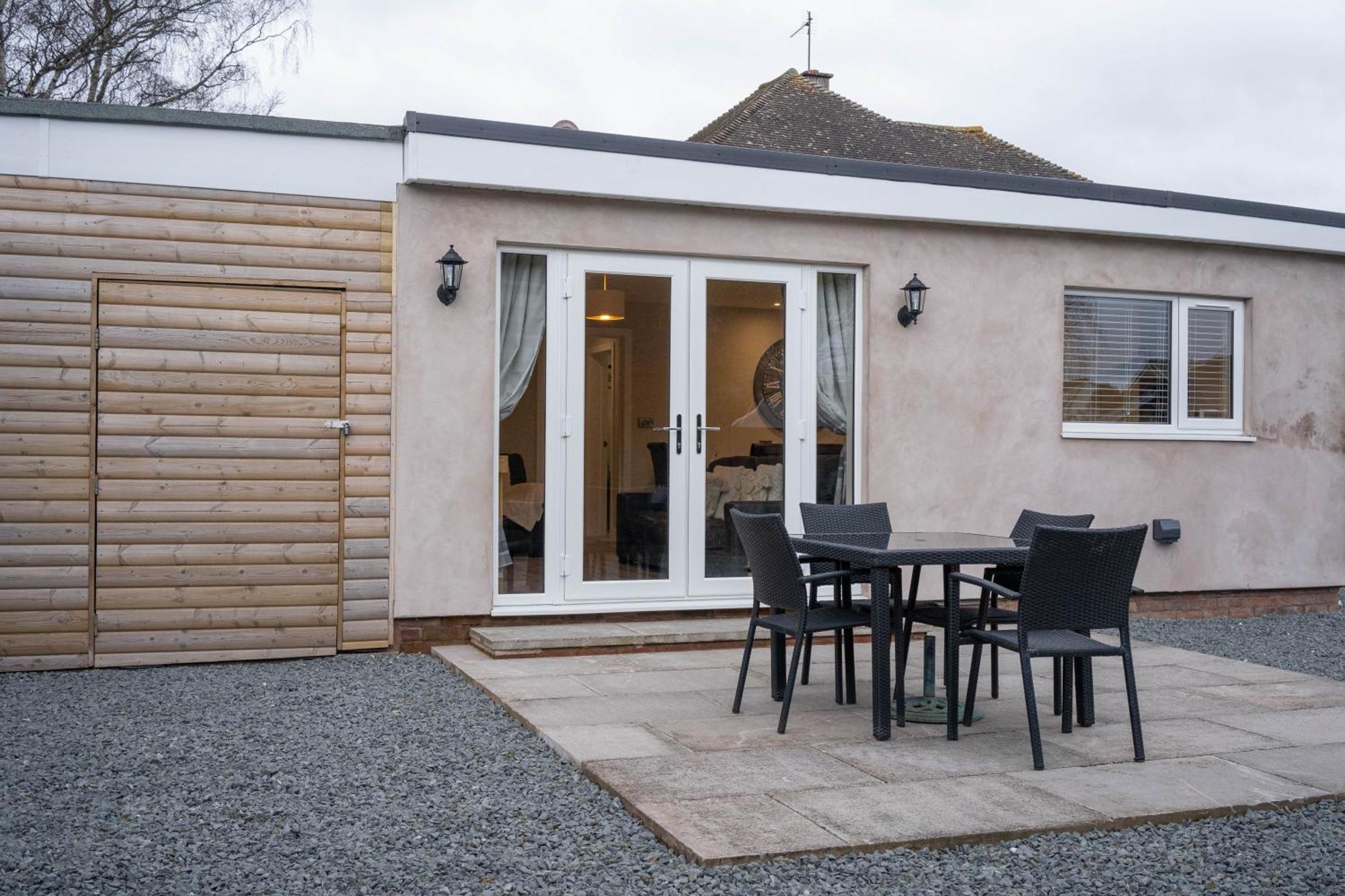 Contemporary New Build With Parking & Garden In Location * Hereford