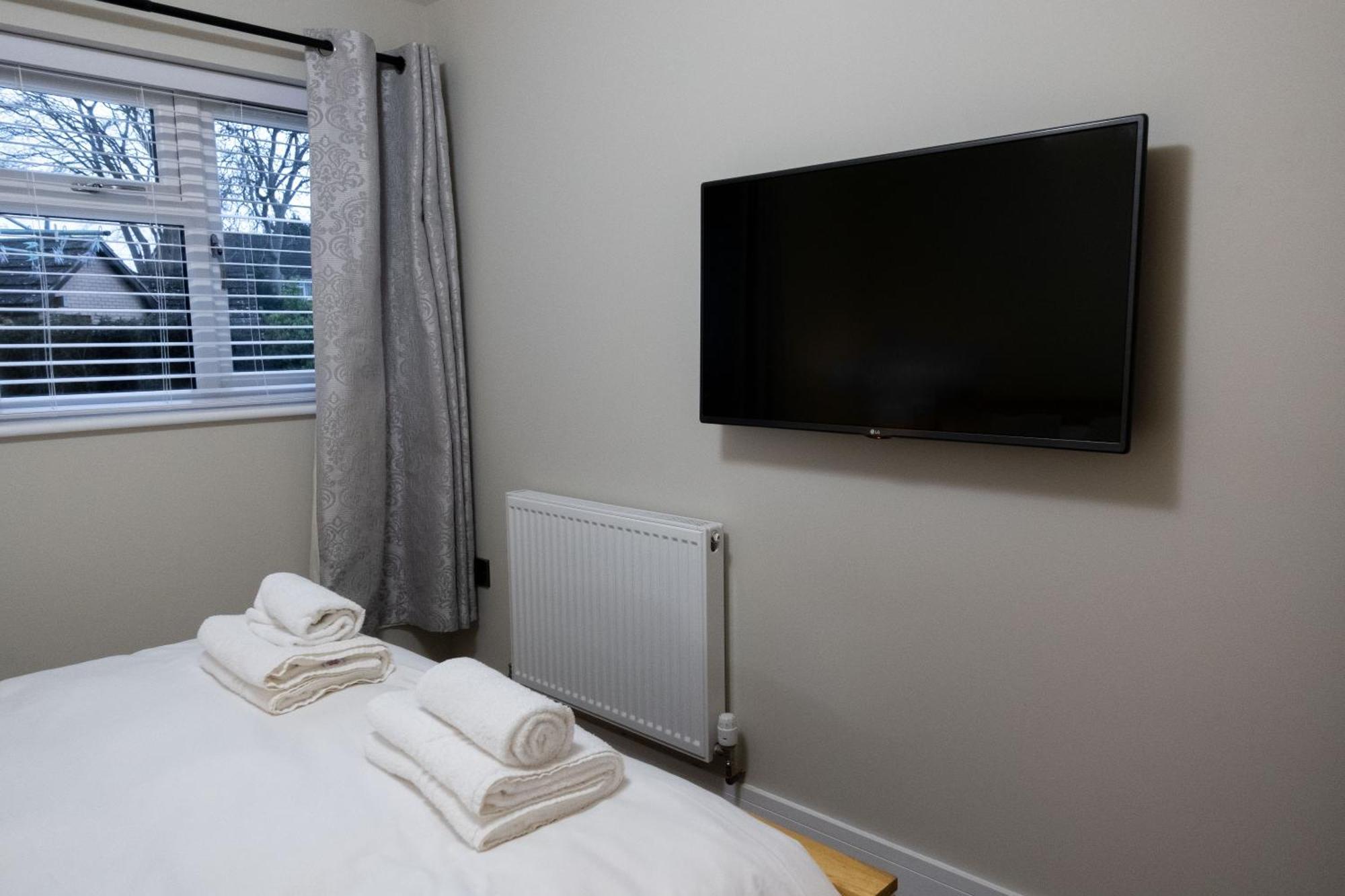 Contemporary New Build With Parking & Garden In Location Hereford