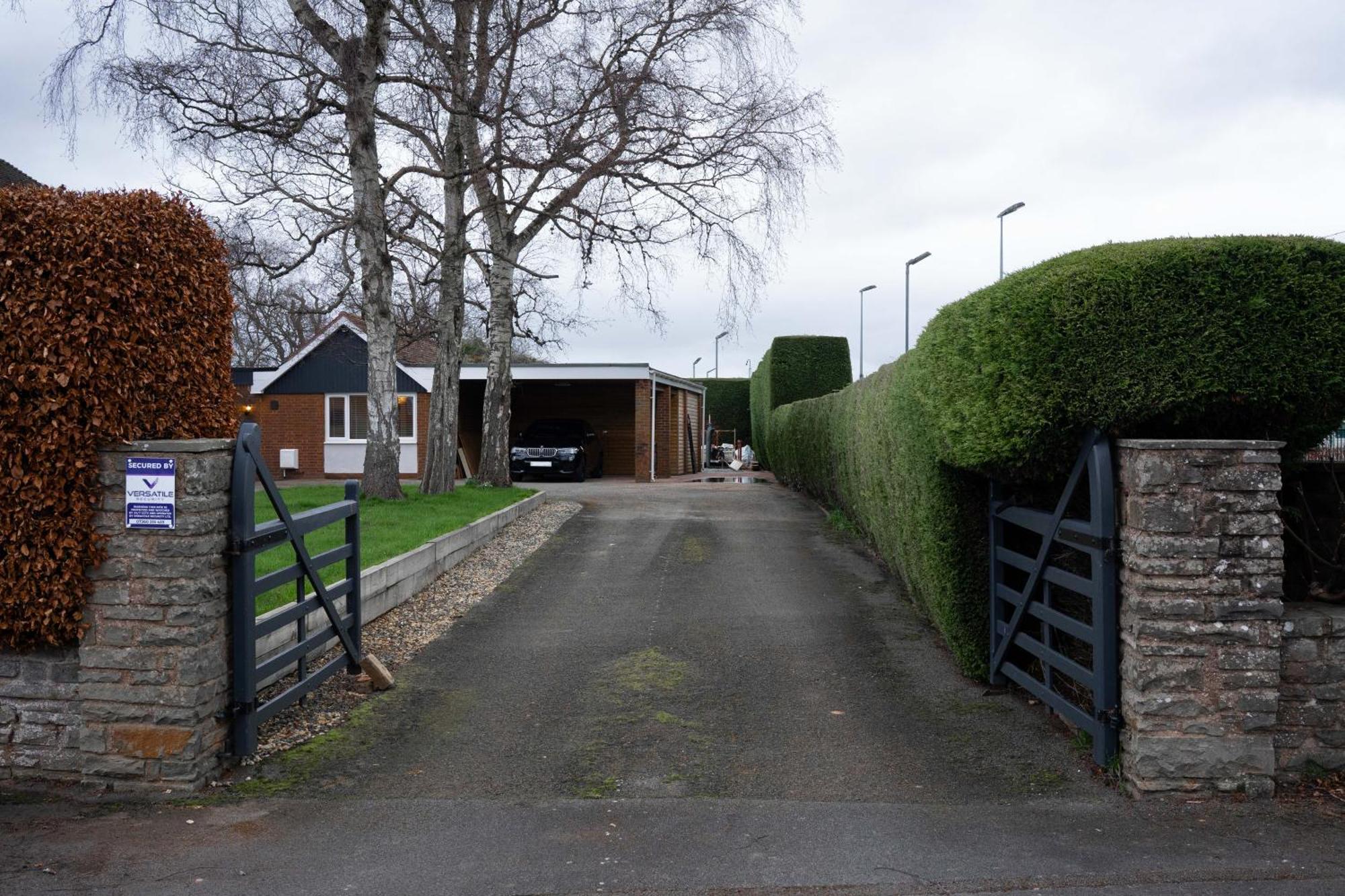 Contemporary New Build With Parking & Garden In Location Holiday home *